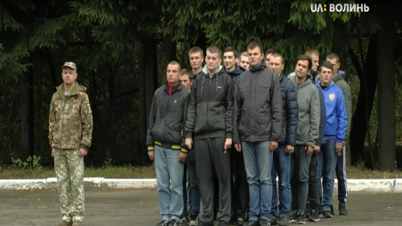 65 волинян-призовників вирушили на строкову військову службу