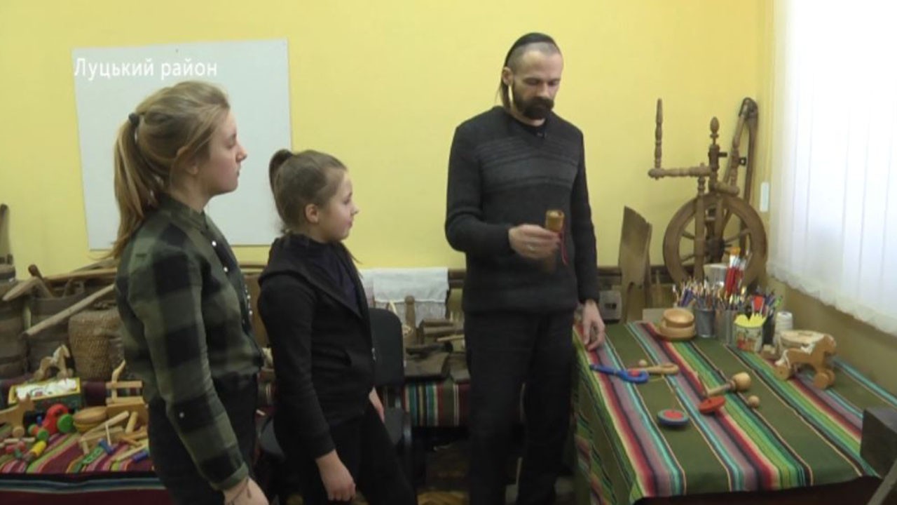 Раритетні іграшки українців зібрали у музеї села Княгининок