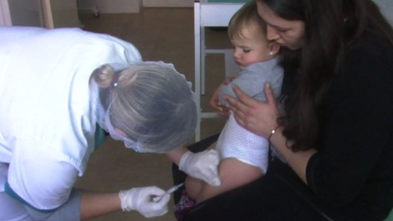 У Луцьку батьки вакцинують дітей від кору