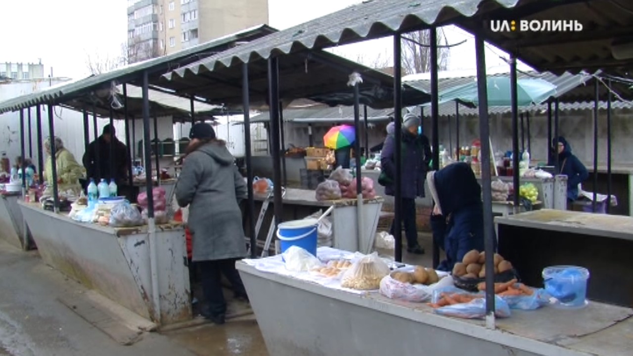 Ринок Привіз на Привокзальній площі Луцька збираються реконструювати 