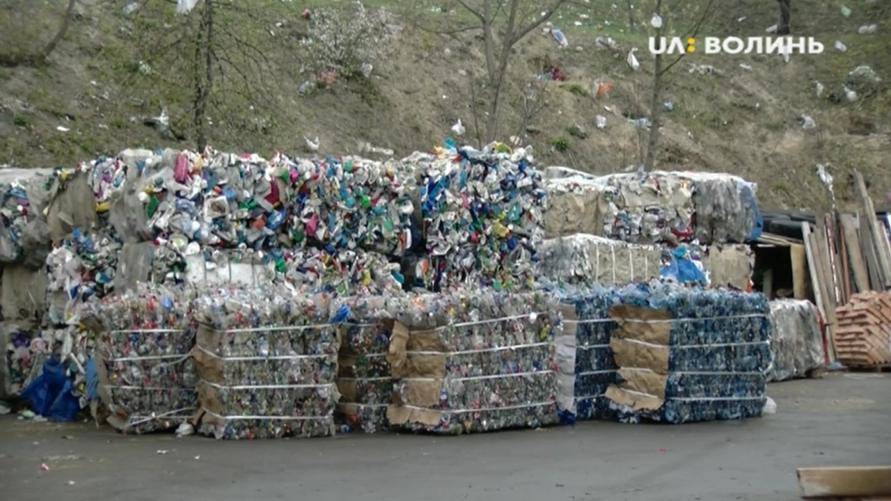 У Луцьку побільшає контейнерів для роздільного збору сміття