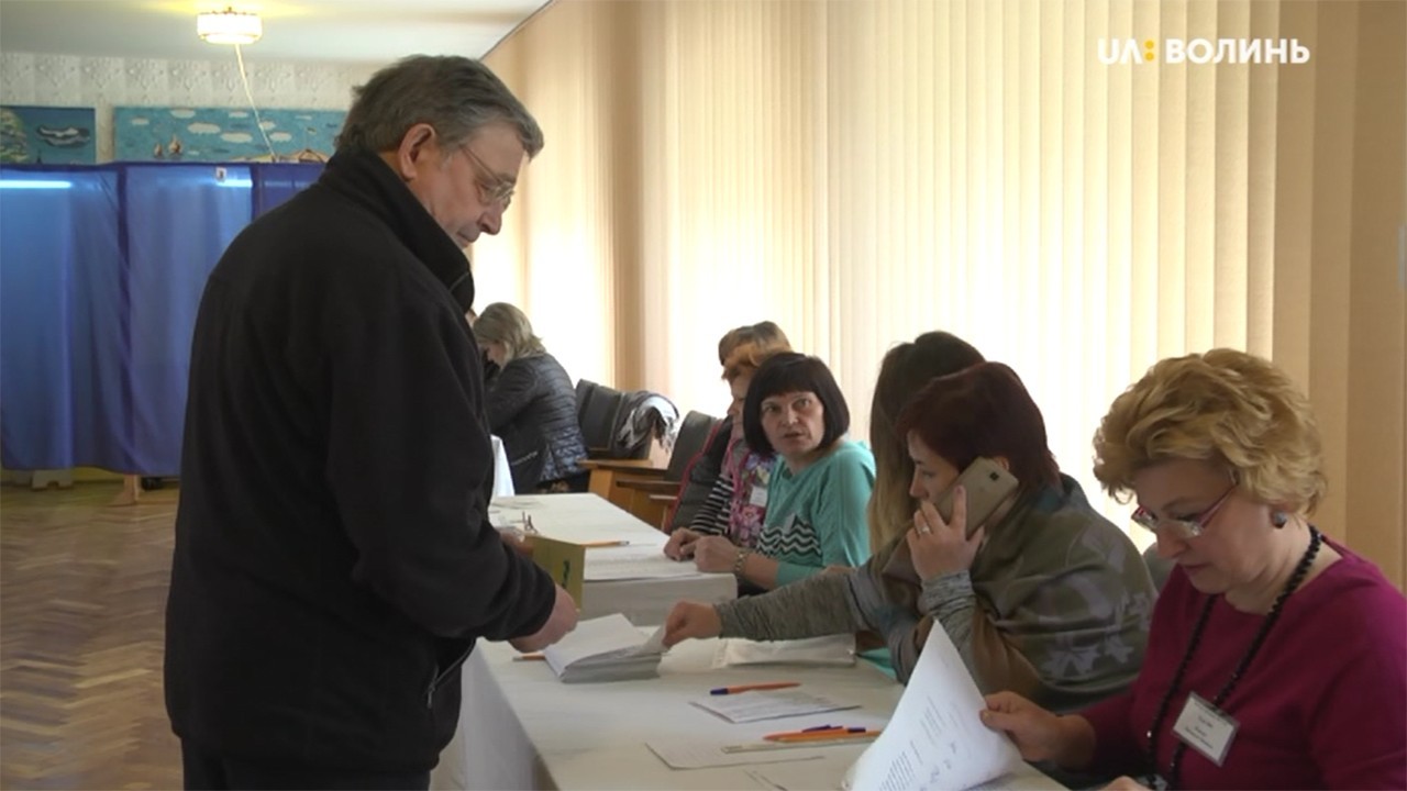 На спецдільниці Луцької міської клінічної лікарні обирають президента України