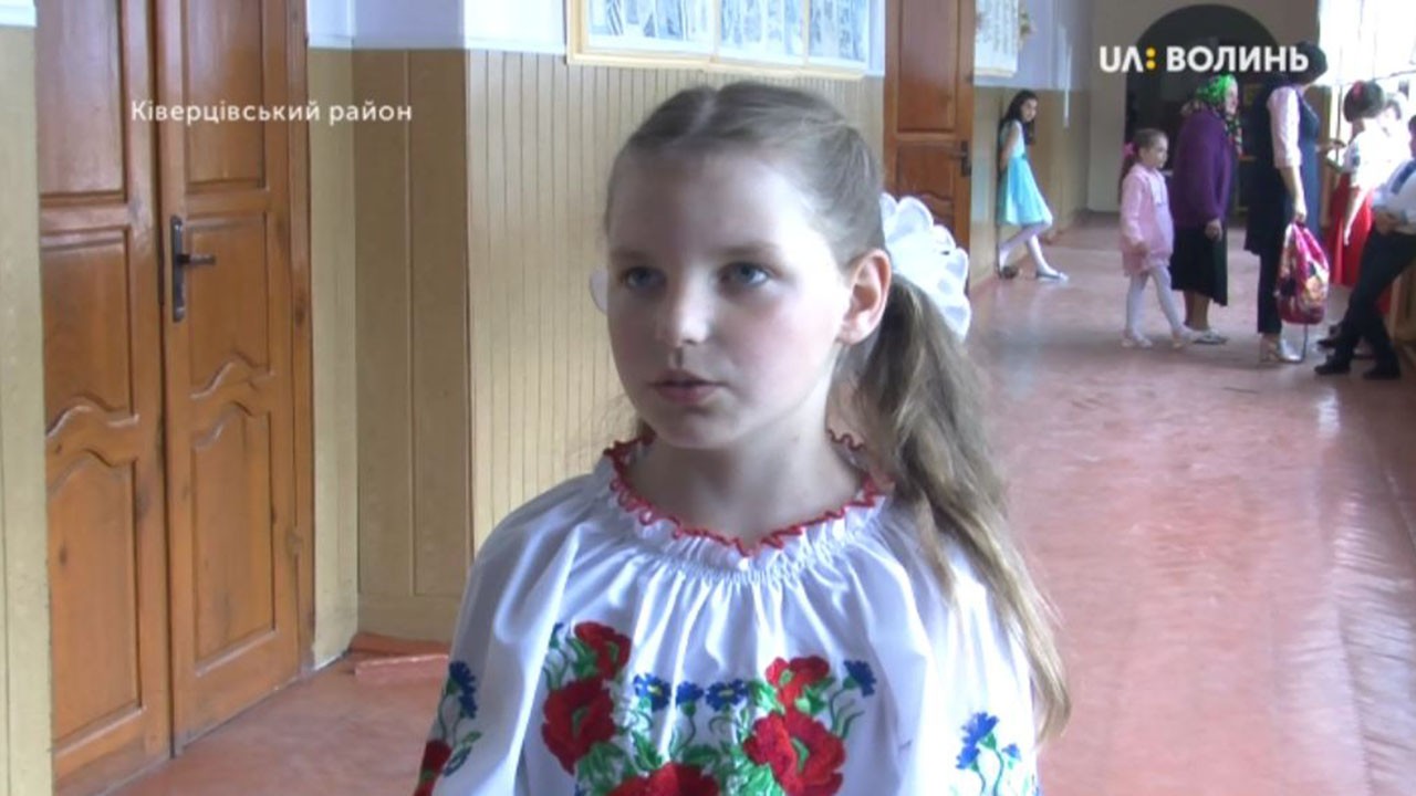 Сьогодні дев’ятирічна Карина  із села Борохів, яку вилучали з родини, повернеться додому 