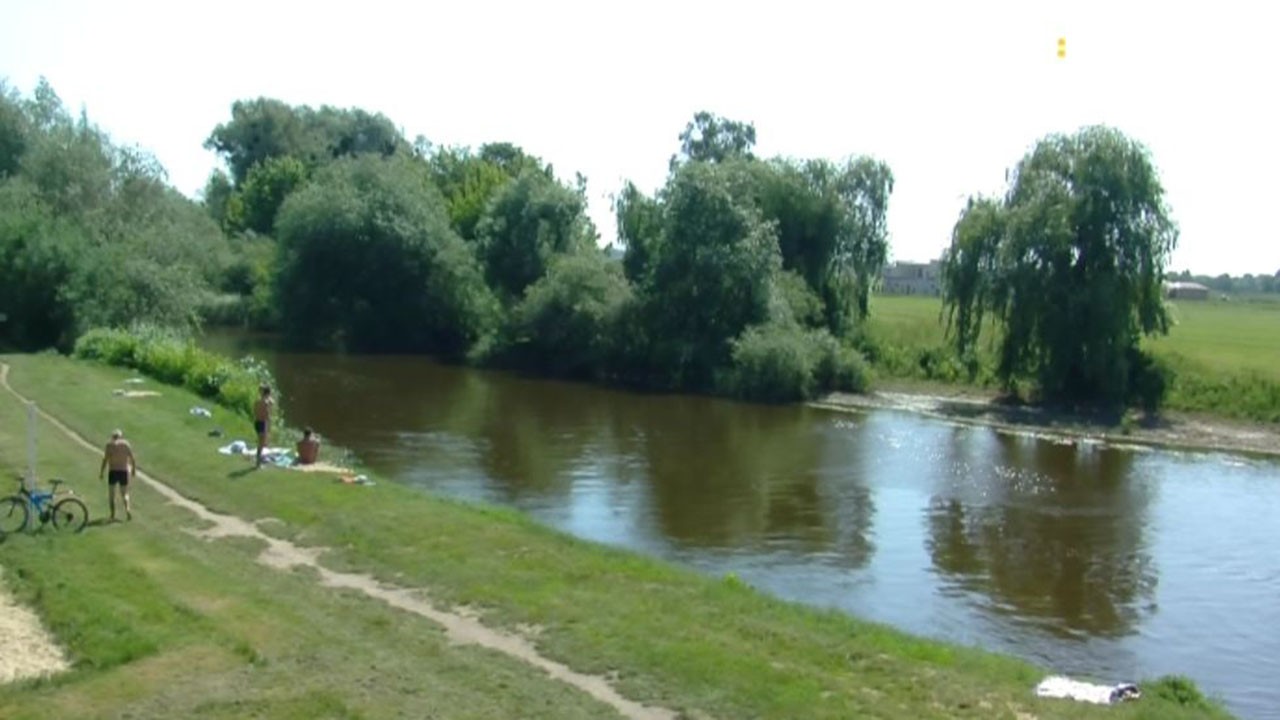 Лучанам рекомендують не плавати у річці Стир 