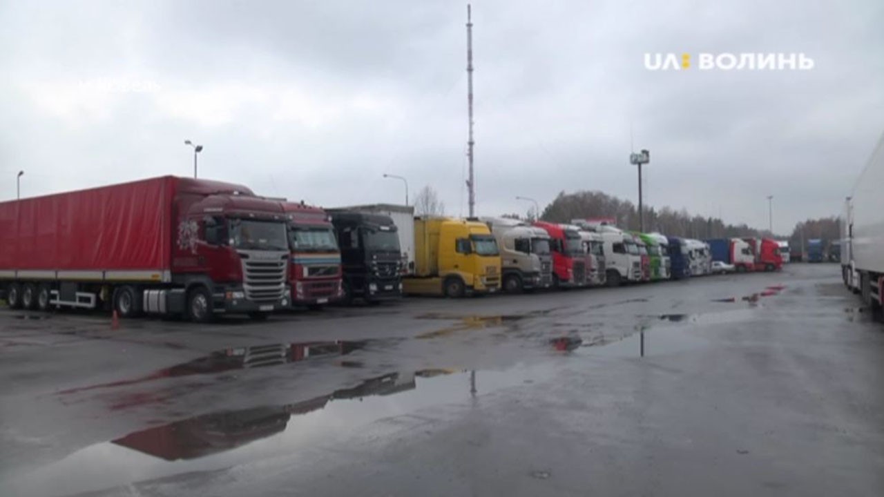 У Ковелі відновили видачу дозволів для автоперевезень в Польщу